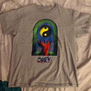 Obey Holding Peace Grey T-Shirt size Medium